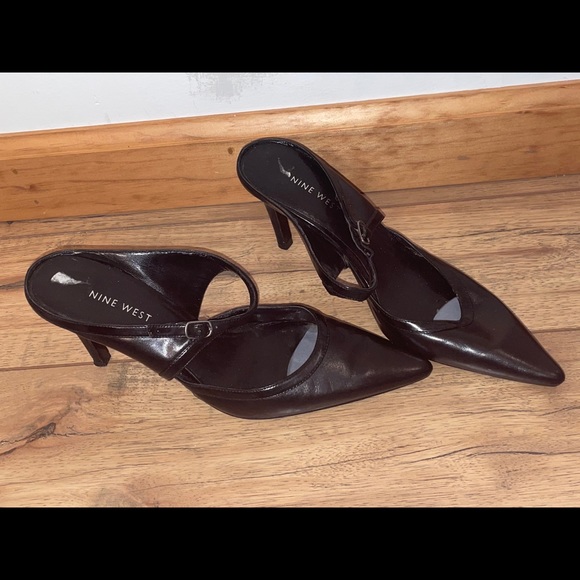 Black Nine West black leather heels - Picture 2 of 5